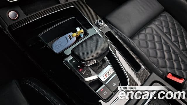 Audi SQ5 2022 — Photo 16/20