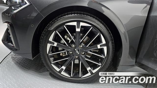 Kia K5 2023 — Şəkil 9/20