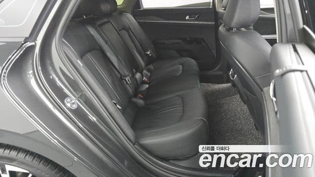 Kia K5 2023 — Şəkil 19/20