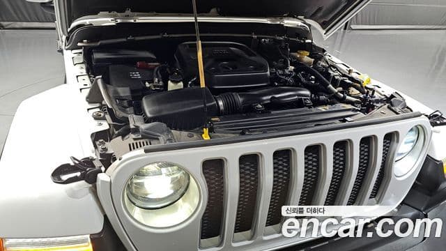 Jeep Wrangler 2022 — Şəkil 15/20
