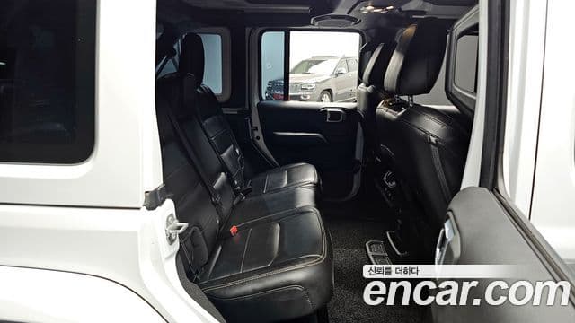 Jeep Wrangler 2022 — Şəkil 2/20