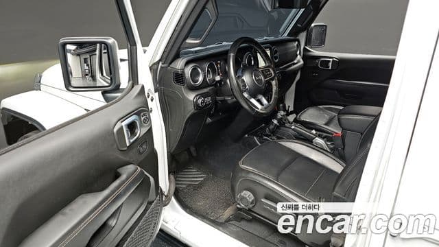 Jeep Wrangler 2022 — Şəkil 11/20