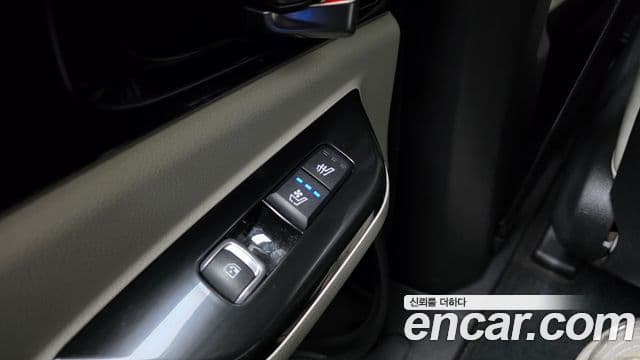 Kia Carnival 2022 — Şəkil 17/20
