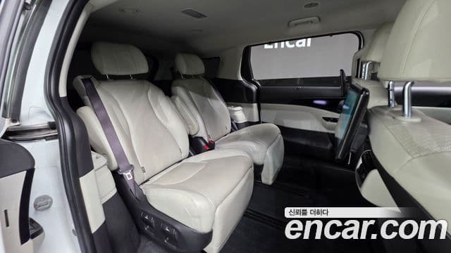 Kia Carnival 2022 — Şəkil 19/20