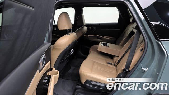 Kia Sorento 2023 — ფოტო 2/20