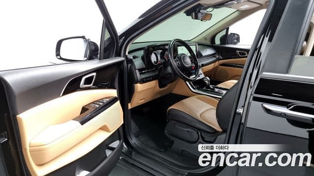 Kia Carnival 2023 — ფოტო 10/20