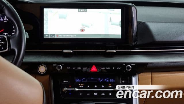 Kia Carnival 2023 — ფოტო 15/20