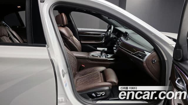 BMW 7 Series 2020 — фото 10 из 20