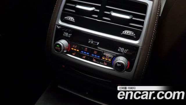 BMW 7 Series 2020 — ფოტო 17/20