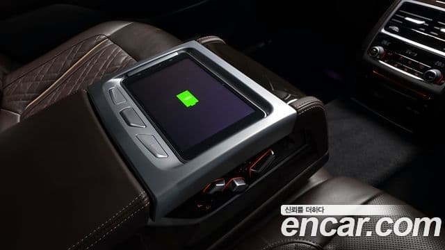 BMW 7 Series 2020 — фото 18 из 20