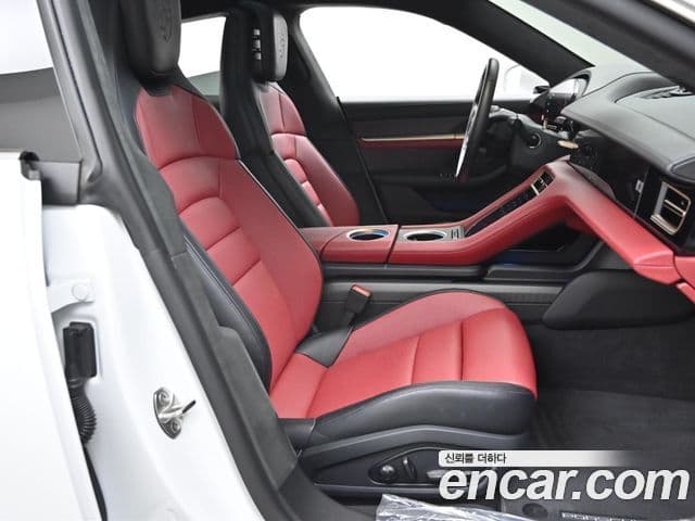 Porsche Taycan 2025 — Photo 13/20