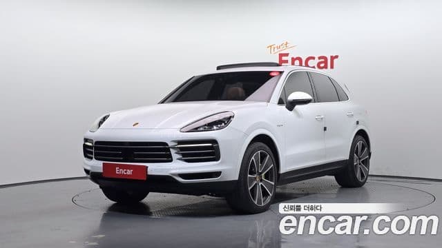 Porsche Cayenne 2020 — ფოტო 9/20
