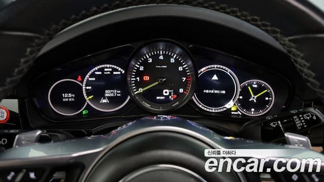 Porsche Cayenne 2020 — ფოტო 6/20