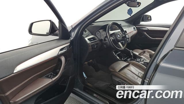 BMW X1 2021 — Şəkil 10/20