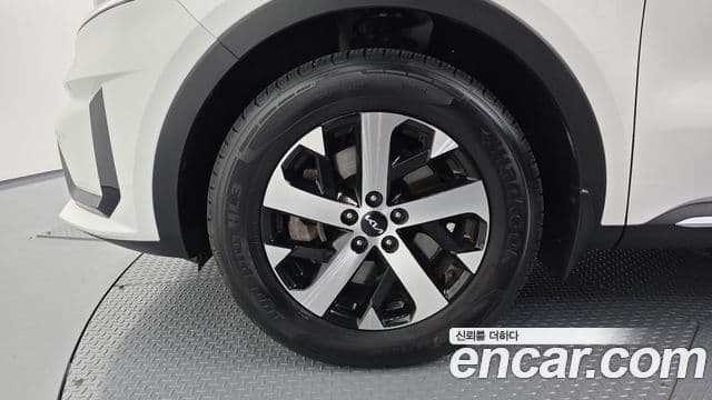 Kia Sorento 2022 — ფოტო 5/20