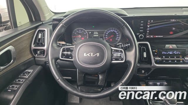 Kia Sorento 2022 — ფოტო 13/20