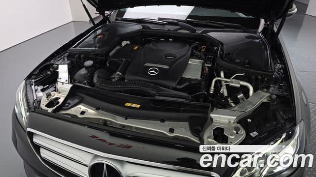 Mercedes-Benz E-Class 2019 — ფოტო 4/20