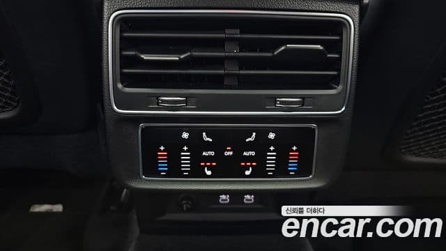 Audi Q7 2021 — фото 18 из 20