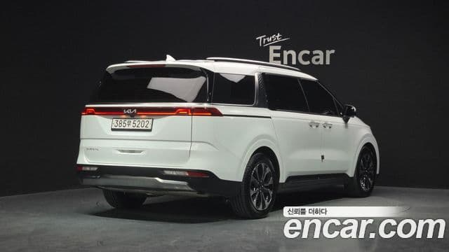 Kia Carnival 2022 — ფოტო 2/20