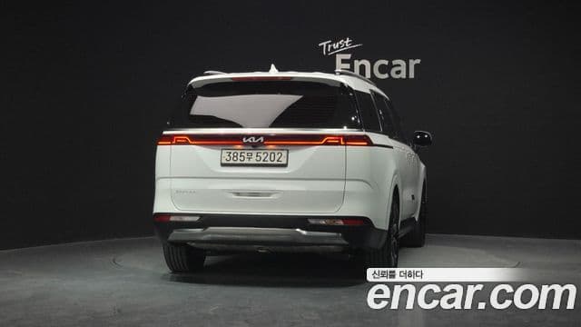Kia Carnival 2022 — ფოტო 4/20