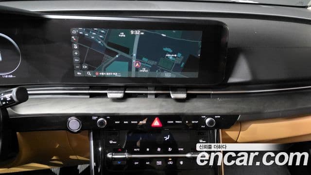 Kia Carnival 2022 — ფოტო 14/20