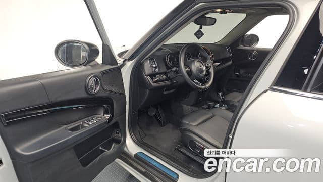 Mini Cooper Countryman 2020 — фото 10 из 20