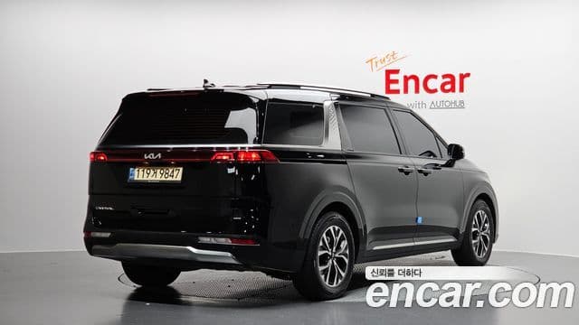 Kia Carnival 2021 — Фото 2/20