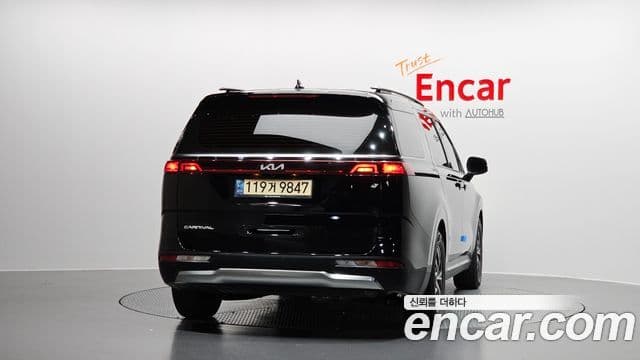 Kia Carnival 2021 — Фото 4/20