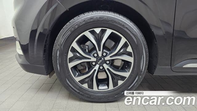 Kia Carnival 2021 — Фото 5/20