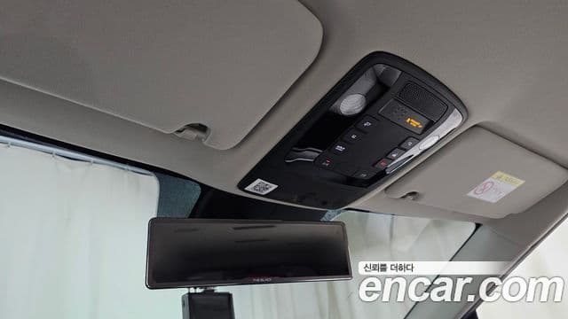 Kia Carnival 2021 — Фото 18/20