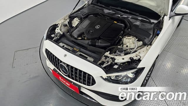 Mercedes-Benz C-Class 2022 — Photo 2/20