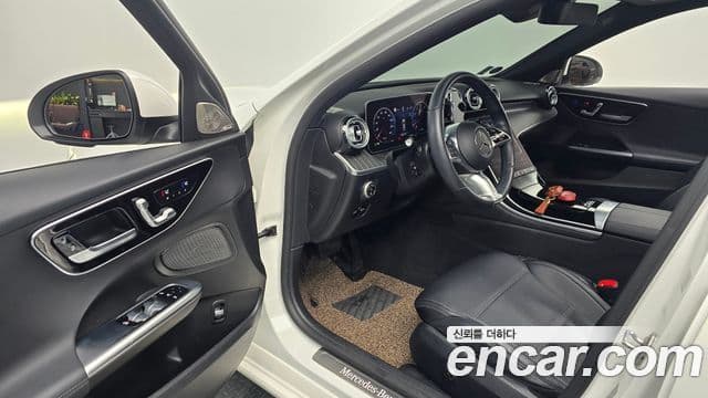 Mercedes-Benz C-Class 2022 — Photo 7/20