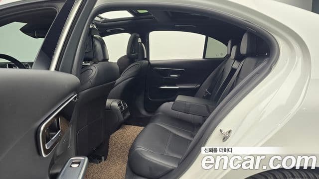 Mercedes-Benz C-Class 2022 — Photo 18/20