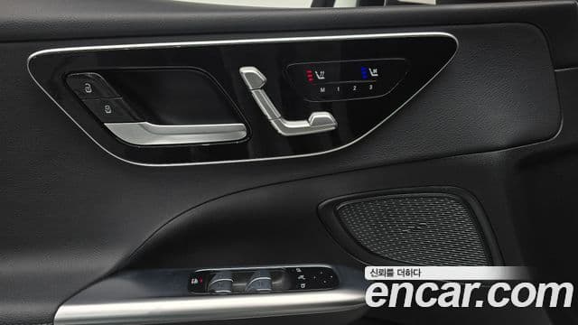 Mercedes-Benz C-Class 2022 — Photo 12/20