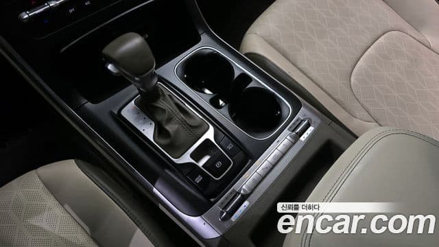 Kia Carnival 2020 — фото 9 из 20