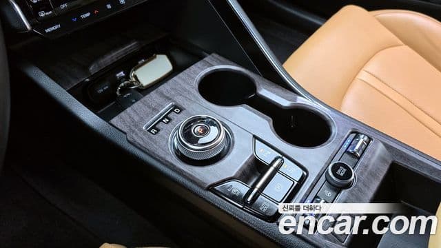 Kia K5 2021 — ფოტო 9/20