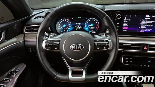 Kia K5 2021 — ფოტო 13/20