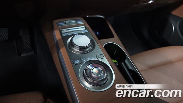 Genesis GV70 2021 — ფოტო 9/20