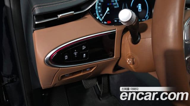 Genesis GV70 2021 — фото 16 из 20