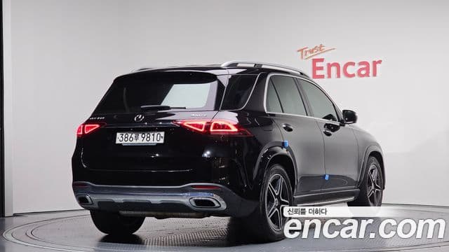 Mercedes-Benz GLE-Class 2019 — ფოტო 2/20