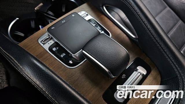 Mercedes-Benz GLE-Class 2019 — ფოტო 19/20