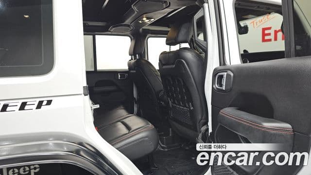 Jeep Wrangler 2020 — Şəkil 12/20