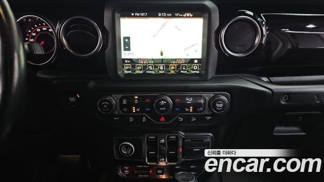 Jeep Wrangler 2020 — Şəkil 14/20