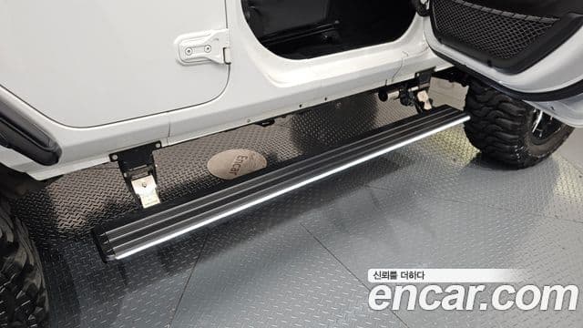 Jeep Wrangler 2020 — Şəkil 18/20