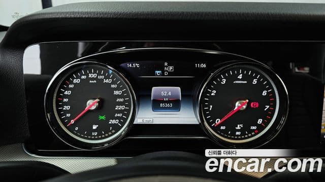 Mercedes-Benz E-Class 2018 — Şəkil 8/20