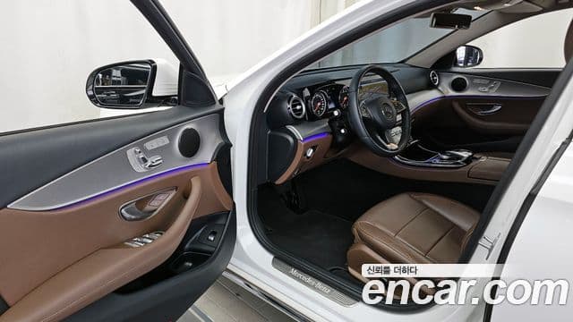 Mercedes-Benz E-Class 2018 — Şəkil 10/20