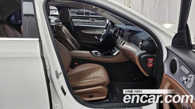 Mercedes-Benz E-Class 2018 — Şəkil 11/20