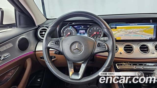 Mercedes-Benz E-Class 2018 — Şəkil 13/20