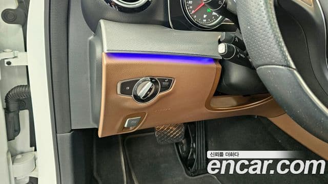 Mercedes-Benz E-Class 2018 — Şəkil 16/20