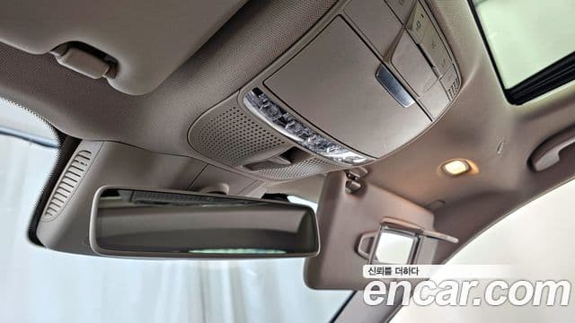 Mercedes-Benz E-Class 2018 — Şəkil 17/20